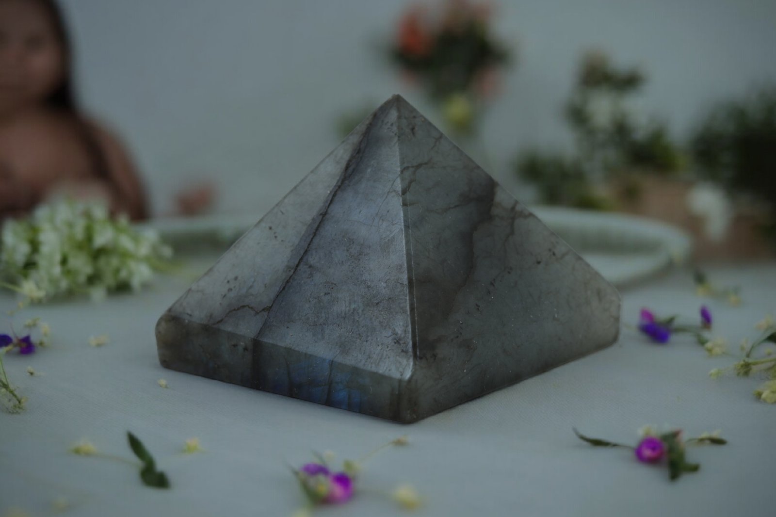 Labradorite Pyramid | Bronchitis – 50mm
