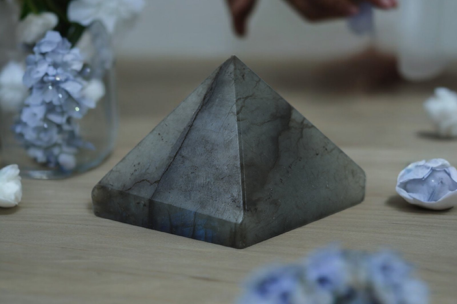 Labradorite Pyramid | Bronchitis – 50mm